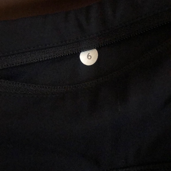 Lululemon Speed Up Shorts - Picture 5 of 6